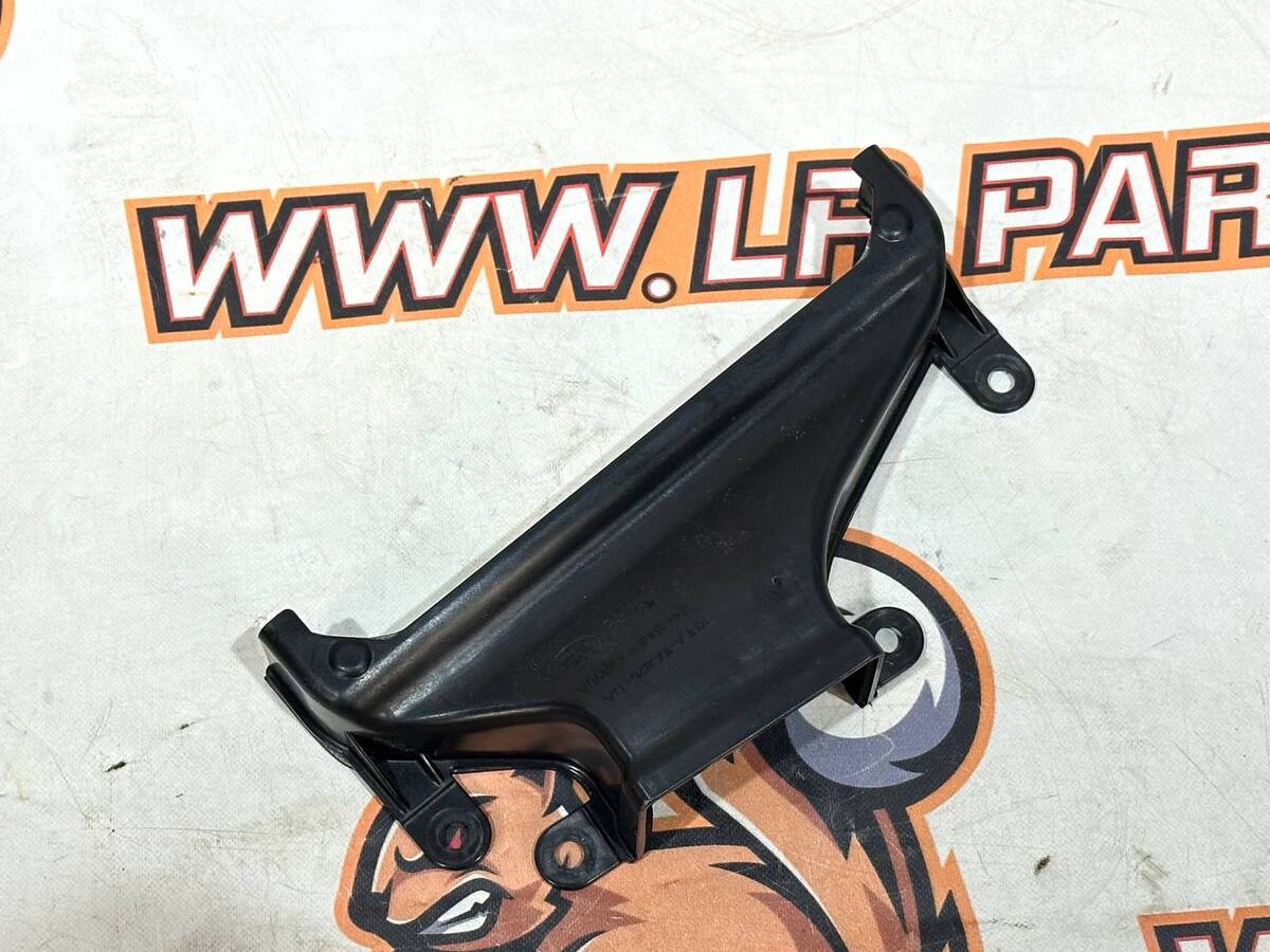 LR121208 Повітропровід перетворювача Range Rover Sport L494 (2014-2022)